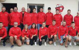 REMISE DES SURVETEMENTS - POLO - PHARMACIE ! 