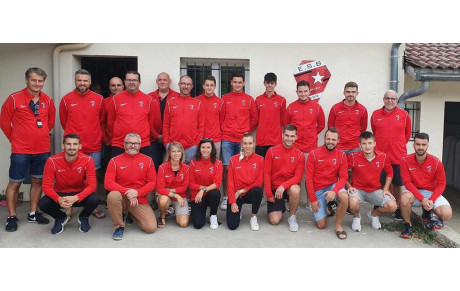 REMISE DES SURVETEMENTS - POLO - PHARMACIE ! 